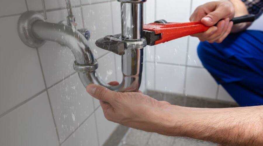 Expert burst pipe repair services in Newton, TX